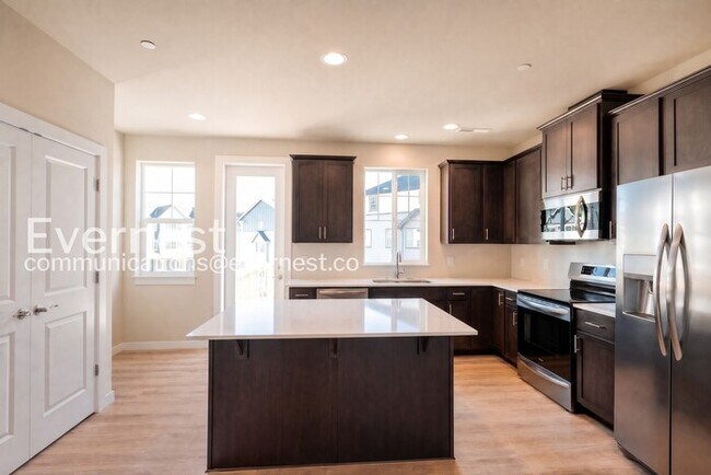 Building Photo - 2-Bed/2.5-Bath Townhome/Voucher Accepted/Available Soon!
