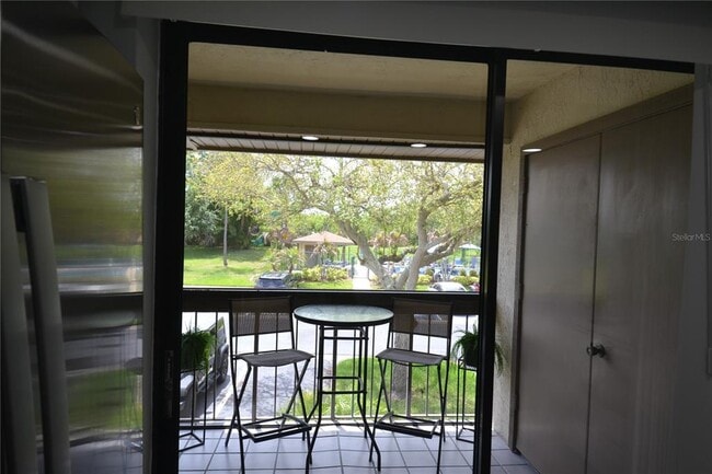 Building Photo - 284 Woodlake Wynde