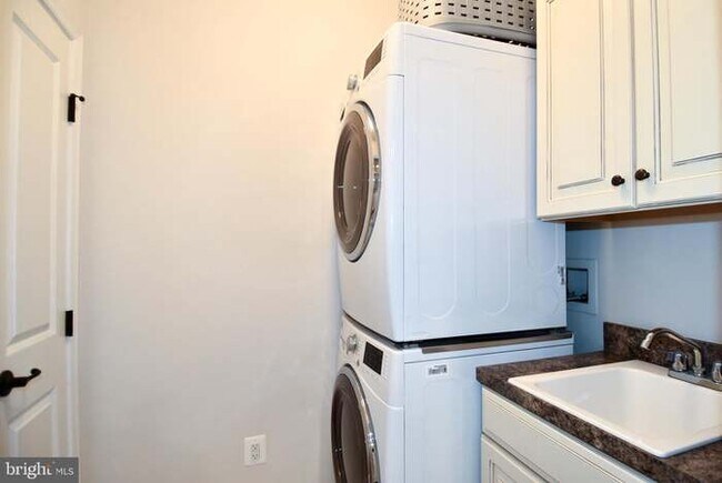 Building Photo - 25291 Gray Poplar Terrace