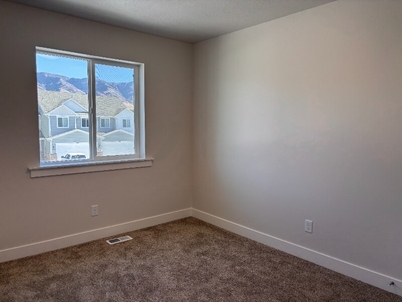 Building Photo - 655 S 85 E