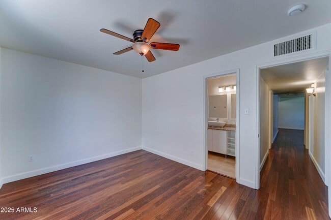 Building Photo - 4019 E Turney Ave