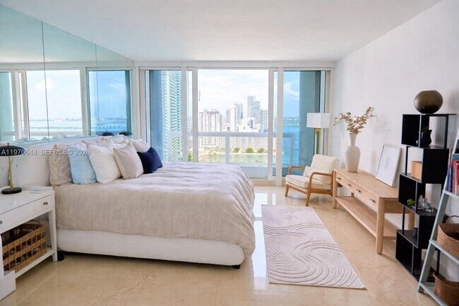 Building Photo - 1717 N Bayshore Dr