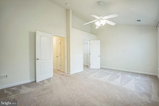 Building Photo - 13013 Park Crescent Cir