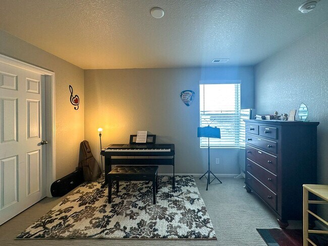 Building Photo - Meadowlark serene 4bd retreat