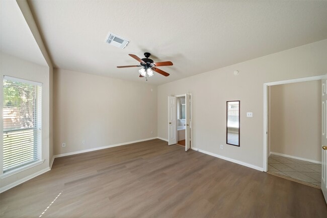 Building Photo - 25727 Hawn Rd