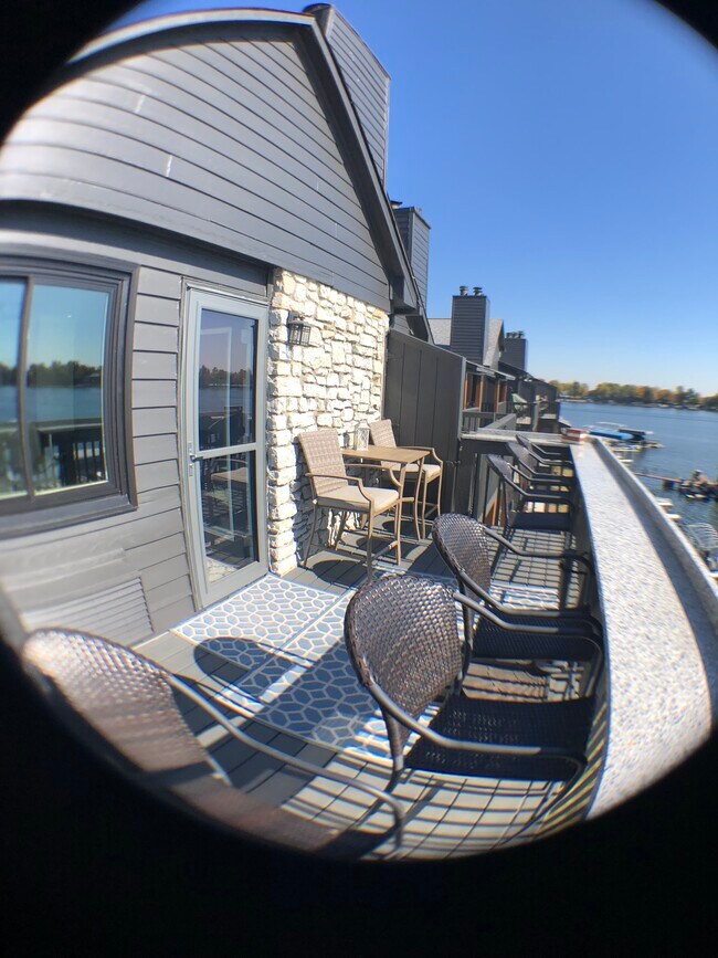 Building Photo - 102 Clarendon Dr