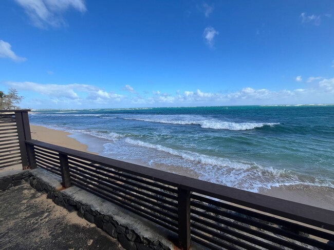 Building Photo - Fully furnished, stunning oceanfront home ...