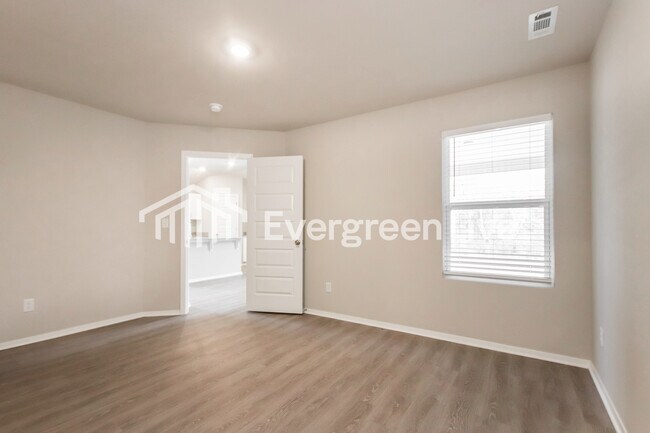 Building Photo - 6602 NW Kathleen St