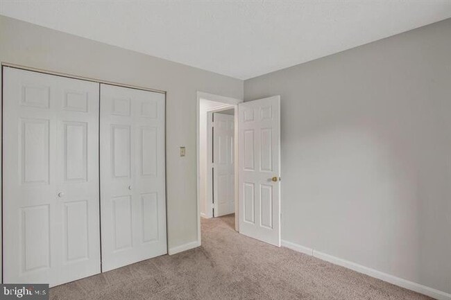 Building Photo - 4325 Lord Fairfax Ct