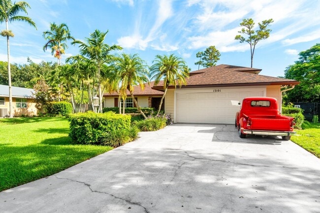 Building Photo - 12101 Tumbleweed Ct
