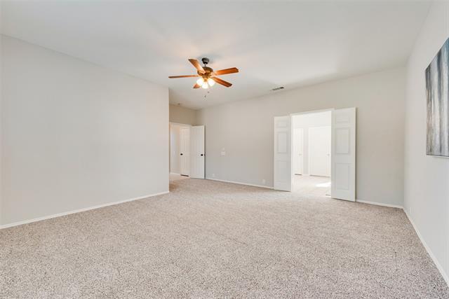 Building Photo - 3320 Chantilly Dr