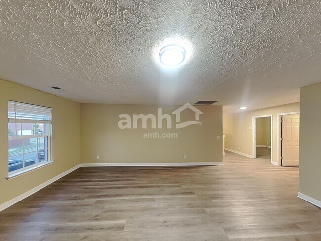 Building Photo - 3505 Bent Wood Ct