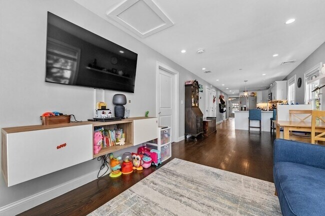 Building Photo - 36 Sturgis St
