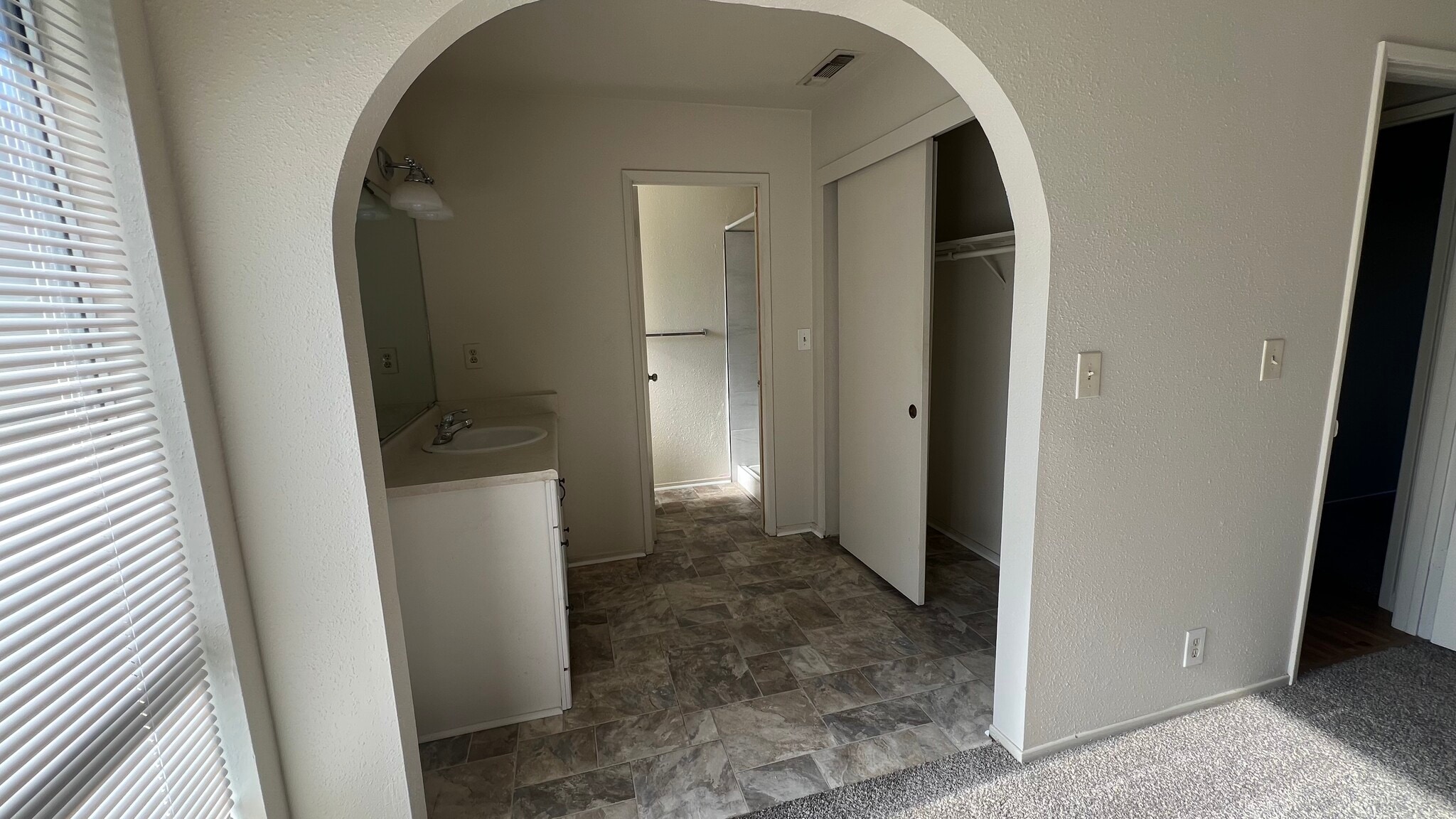 Building Photo - 459 Waterford Dr