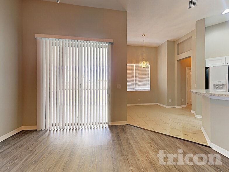 Building Photo - 11723 Grove Arcade Dr