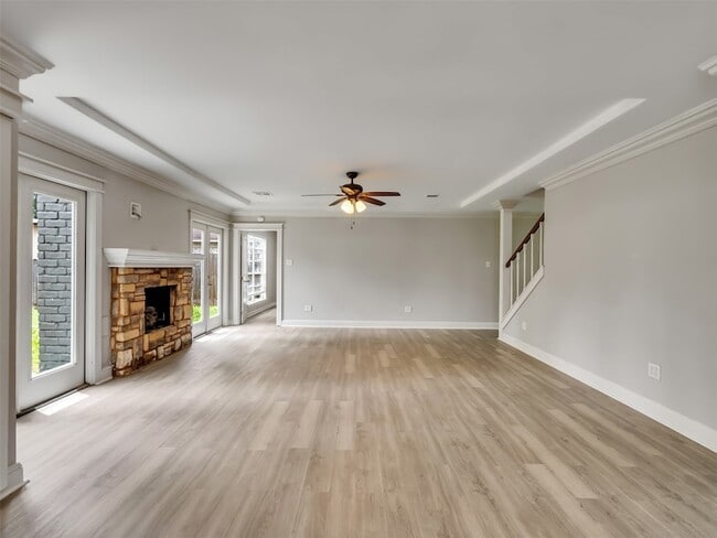 Building Photo - 612 Orangewood Dr