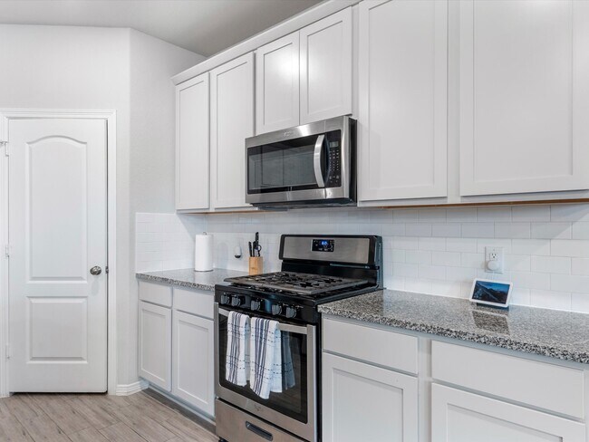 Building Photo - 10811 Violet Bloom Dr