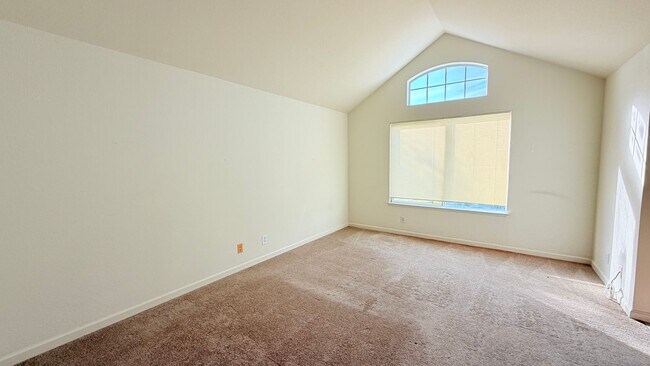 Building Photo - 400 McDonnel Rd