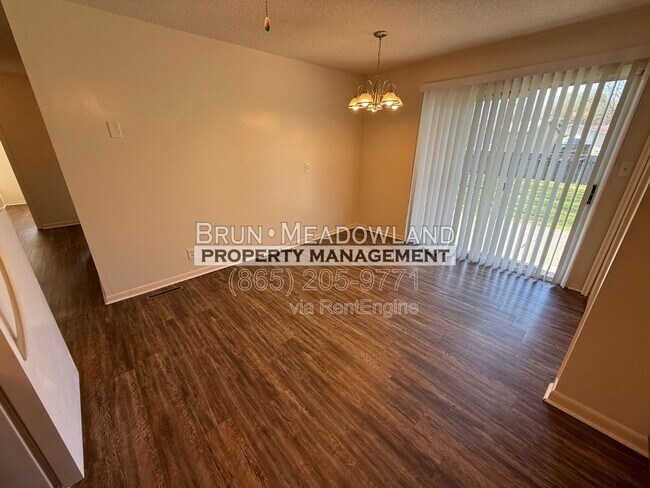 Building Photo - 3719 Mooers St