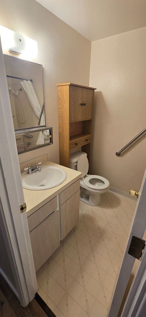 Building Photo - 3226 Summers Ln