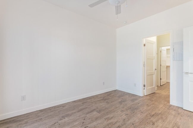 Building Photo - 2063 E Lemon St