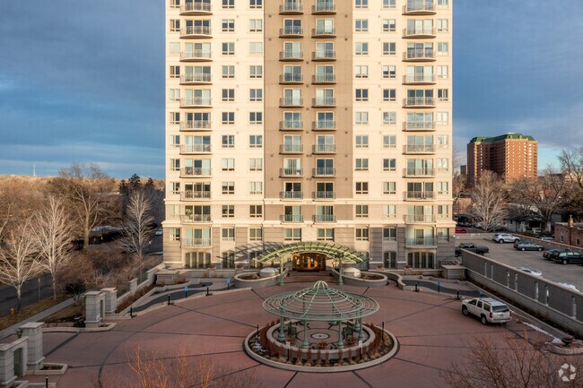 Building Photo - Four Hundred Third