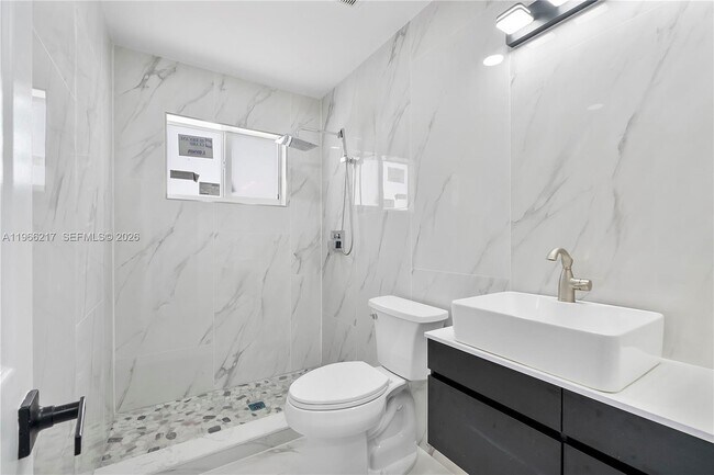 Building Photo - 4725 NW 5th Ct