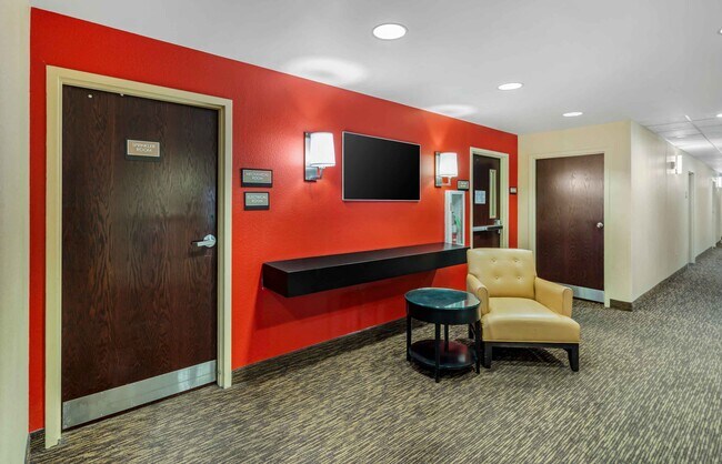 Building Photo - Furnished Studio-Chicago - O'Hare - North