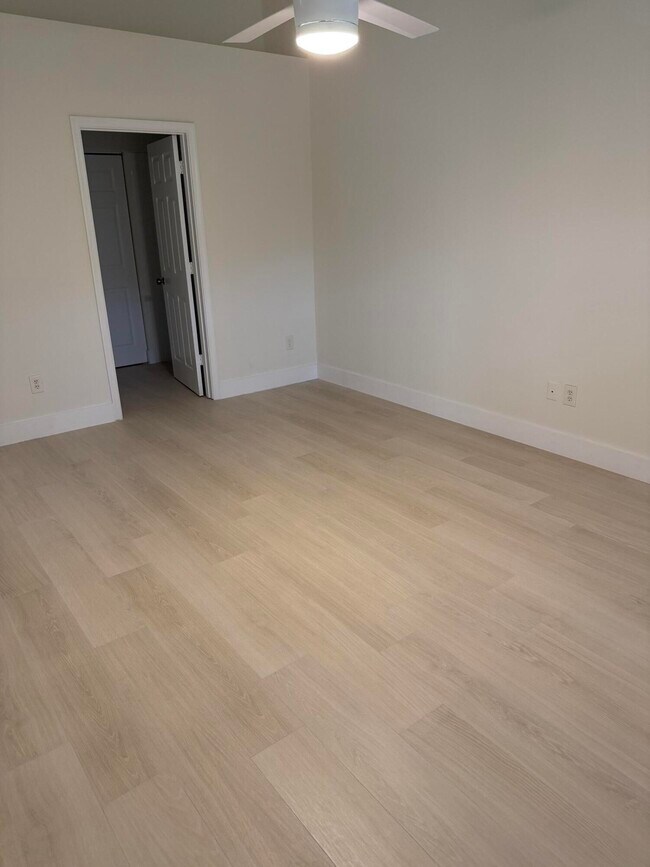 Building Photo - 13505 Fountain View Blvd