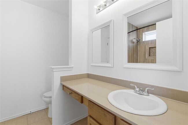 Building Photo - 1109 Mooreland Dr