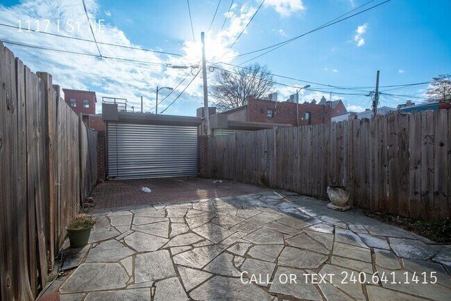 Building Photo - 1117 I St NE