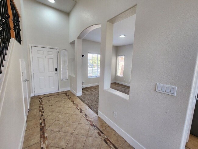 Building Photo - In the Heart of Green Valley Ranch