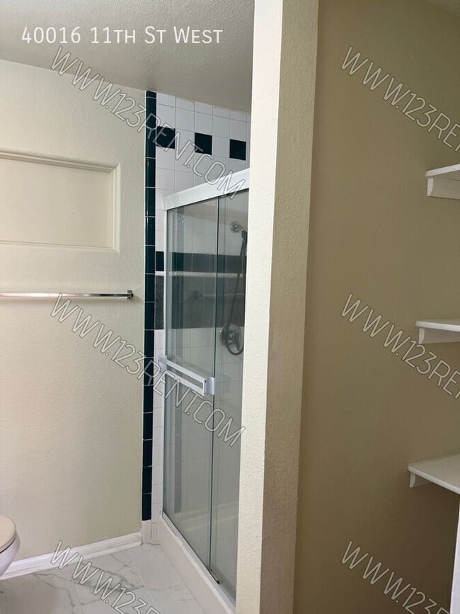 Building Photo - 40016 11th St W