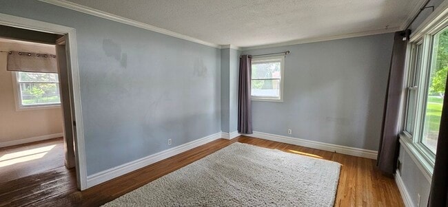 Building Photo - 2229 Oriole Ave