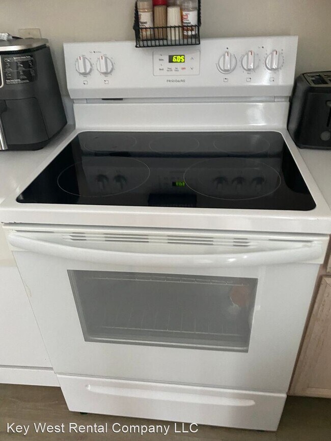 Building Photo - 2 br, 2 bath House - 3389 Northside Drive #12