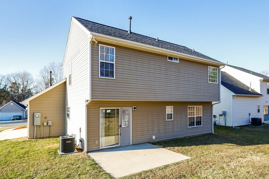 Building Photo - 9422 Isaac Hunter Dr