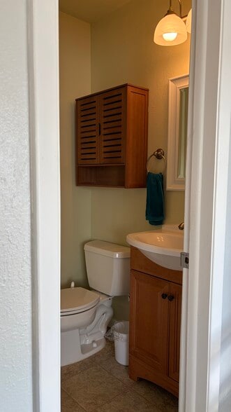 1/2bath w/Bamboo Cabinet - 1205 Centaur Cir