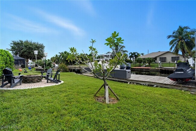 Building Photo - 6163 Plumosa Ave