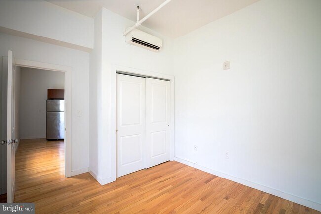 Building Photo - 4 Leverington Ave