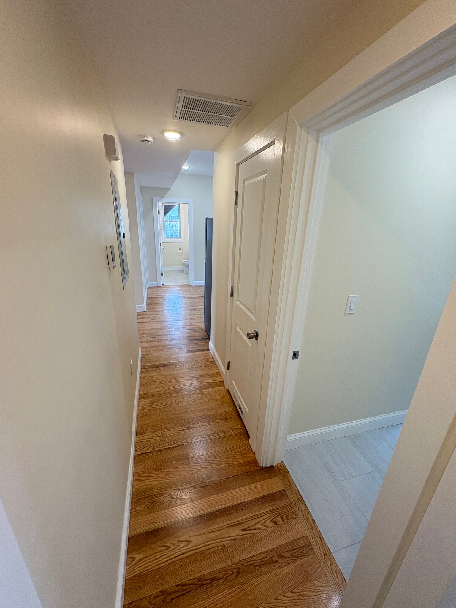 Building Photo - 7 Lowell Cir