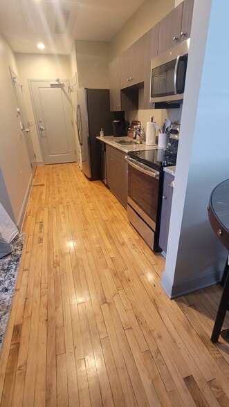 Building Photo - 125 N. Dargan Street, 2G