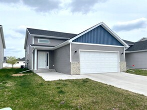 Building Photo - Beautiful 4 Bedroom Home by Brooks Harbor ...