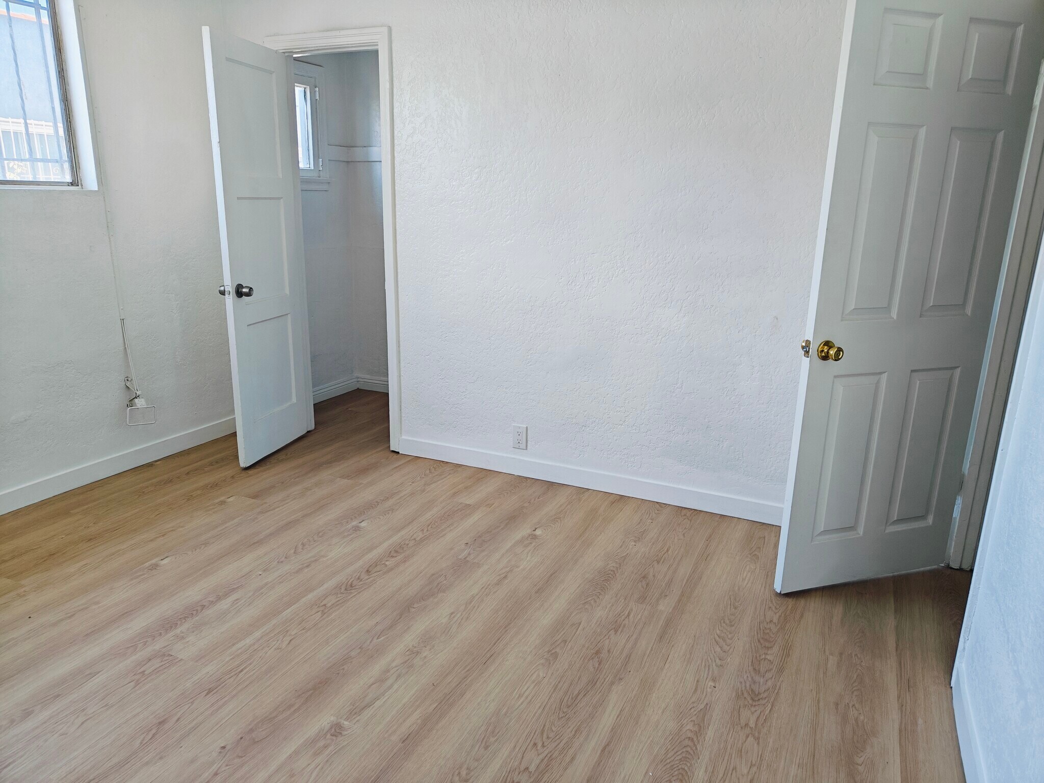 Bedroom 2 - 1016 E Oaks St