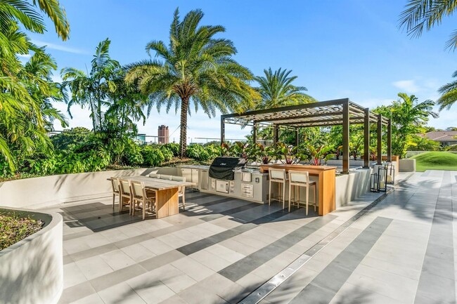 Building Photo - 200 SE Mizner Blvd