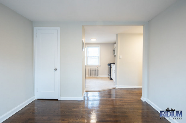 Building Photo - 473 Park Ave