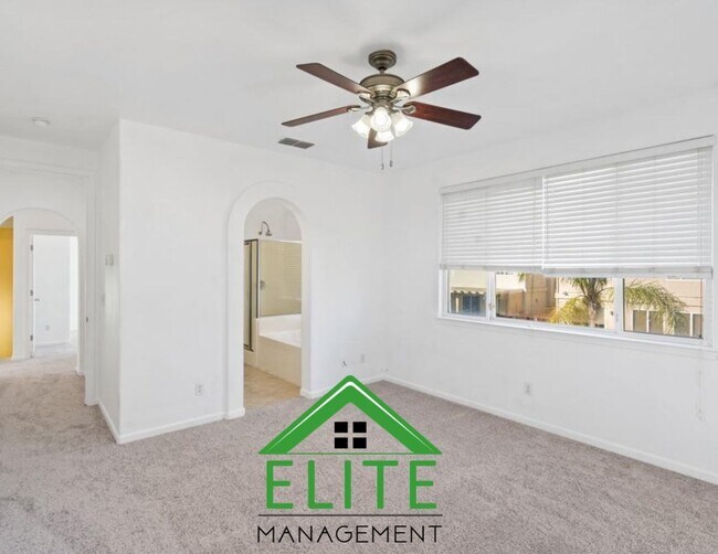 Building Photo - **Spacious 4-Bedroom, 2.5-Bath Home with L...
