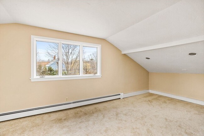 Building Photo - 328 East St