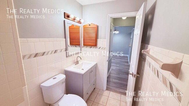 Building Photo - 7909 Richwood Dr