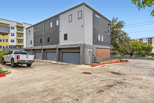 Building Photo - 5924 S Congress Ave
