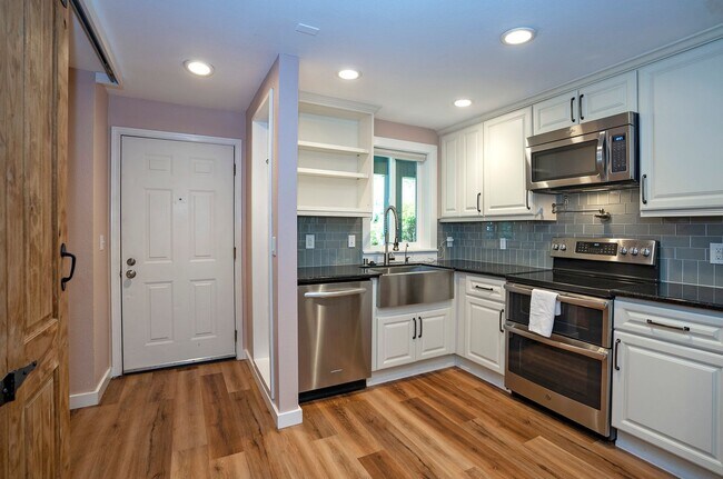 Building Photo - Wonderful 2-bedroom Townhome Style in Bothell, WA!